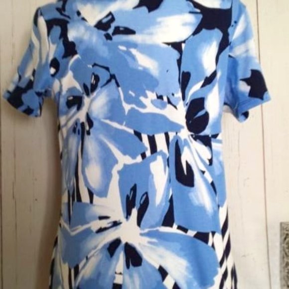 Really Pretty Top! Sweetheart neckline. Small~ Easy care! - Picture 1 of 4